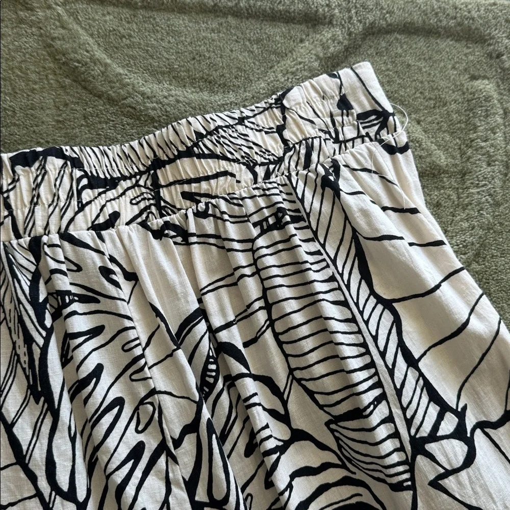 Rachel Zoe Black and White Linen Botanical Print Flowy Patterned Pants - Picture 9 of 9